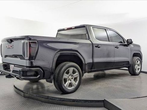 Used 2023 GMC Sierra 1500 SLT AWD/4WD image 8