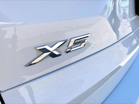 Used 2022 BMW X5 xDrive40i w/ M Sport Package AWD/4WD image 12
