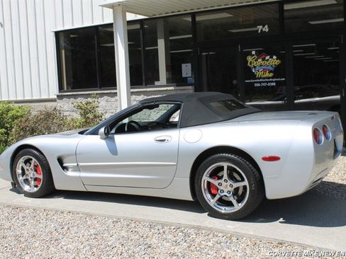 Used 2002 Chevrolet Corvette Convertible w/ Preferred Equipment Group2 image 6