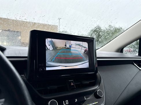 Used 2024 Toyota Corolla LE FWD image 23