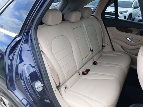 Used 2018 Mercedes-Benz GLC 300 w/ Premium Package image 15