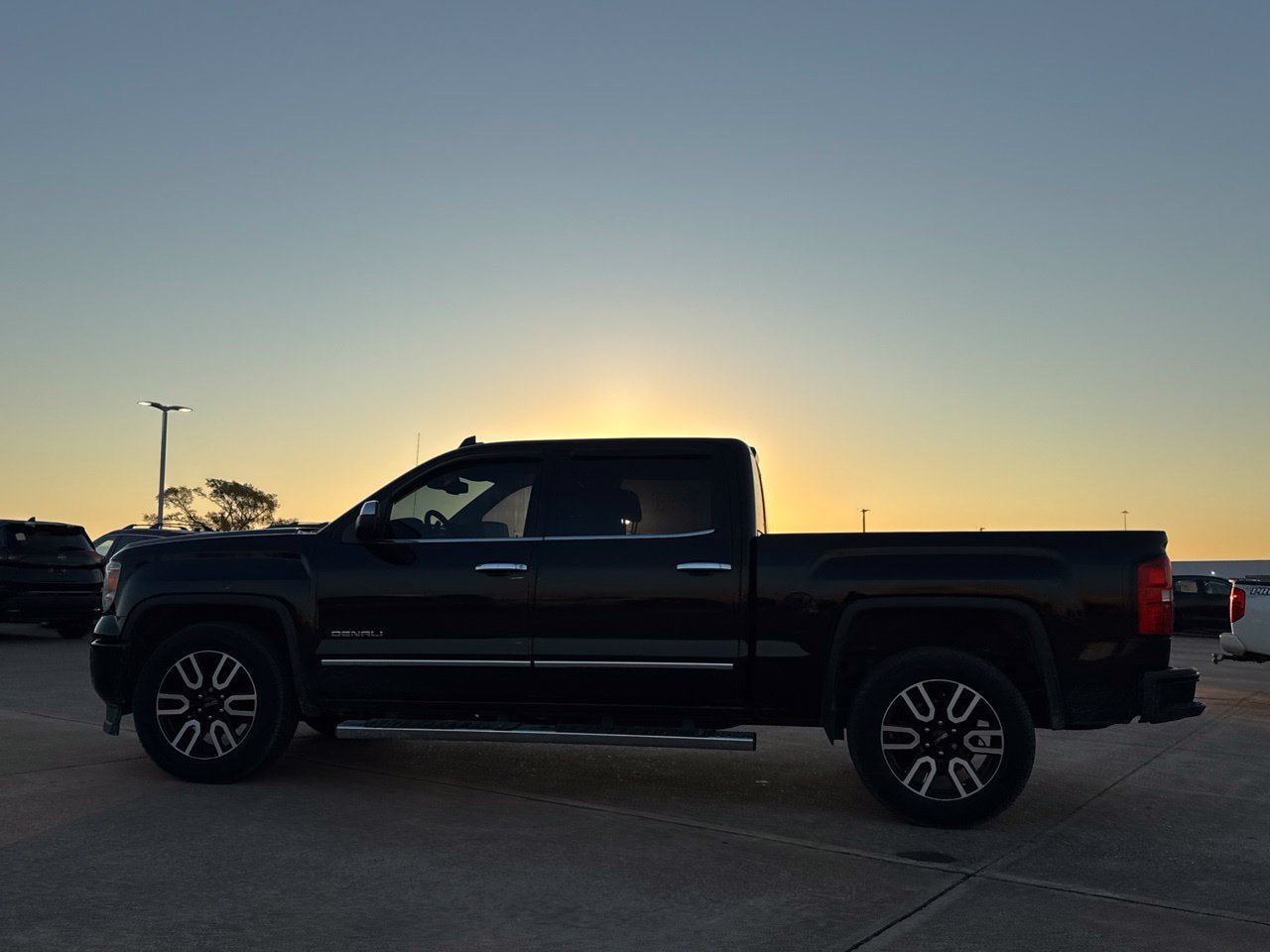 Used 2015 GMC Sierra 1500 Denali w/ Driver Alert Package RWD image 16