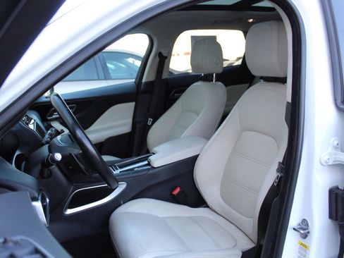 Used 2020 Jaguar F-PACE Prestige AWD/4WD image 18
