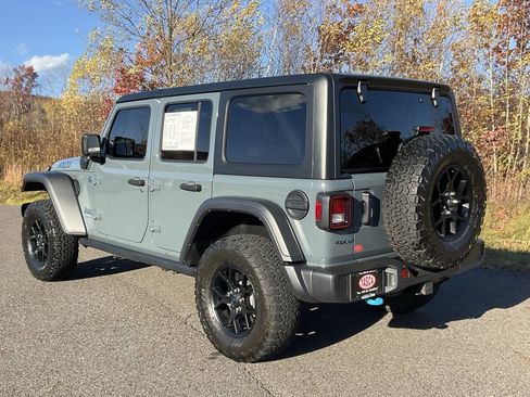 Used 2024 Jeep Wrangler Unlimited image 30