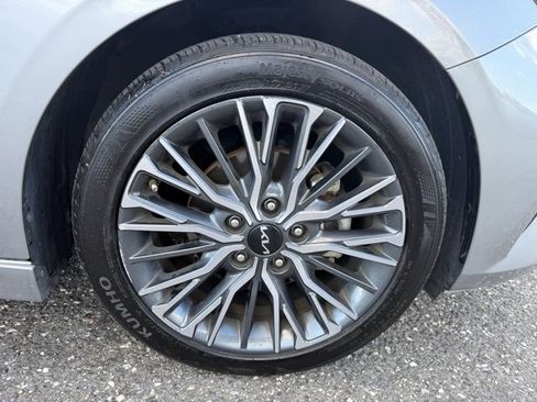 Used 2023 Kia Forte GT-Line w/ GT-Line Premium Package image 11