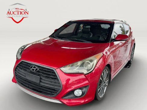Used 2016 Hyundai Veloster Turbo FWD image 2