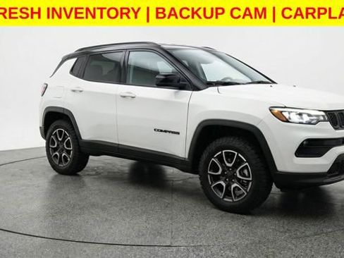 Used 2025 Jeep Compass Trailhawk AWD/4WD image 1