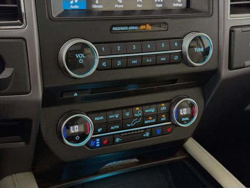 Used 2018 Ford Expedition Platinum RWD image 20