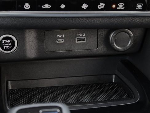 Used 2021 Nissan Rogue SV w/ Premium Package image 38