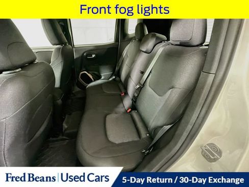 Used 2017 Jeep Renegade Latitude w/ Popular Equipment Group AWD/4WD image 29