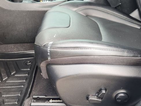 Used 2023 Jeep Cherokee Altitude Lux image 25