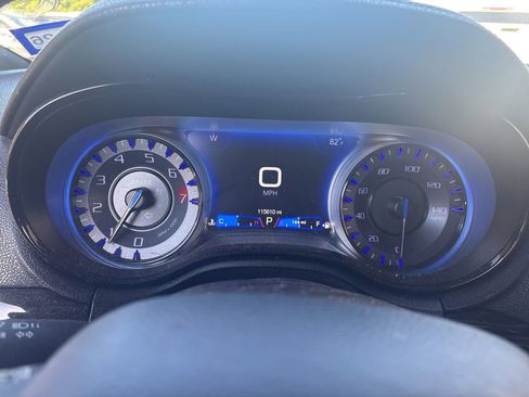 Used 2020 Chrysler 300 S RWD image 7