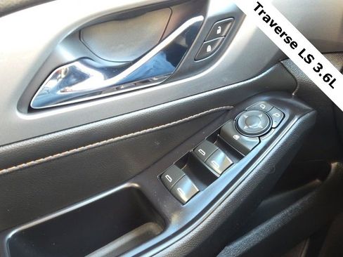 Used 2020 Chevrolet Traverse LS image 27