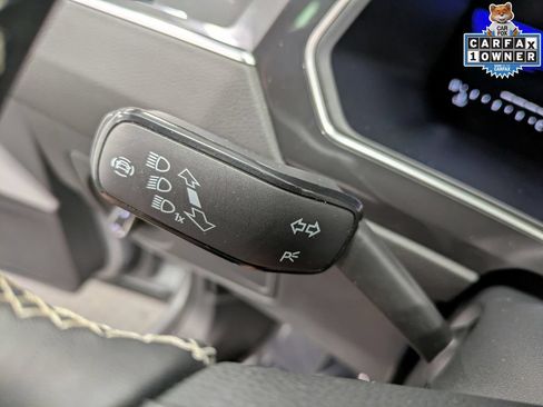 Used 2022 Volkswagen Tiguan SE AWD/4WD image 17