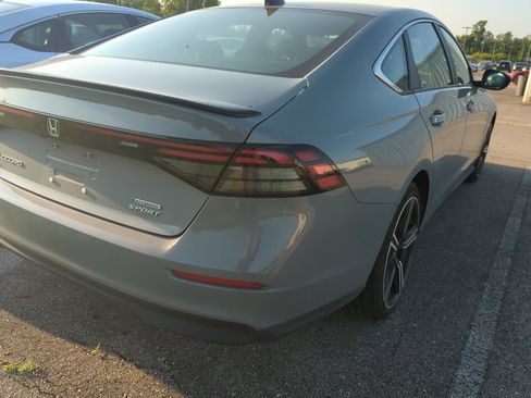 Used 2024 Honda Accord Sport image 3