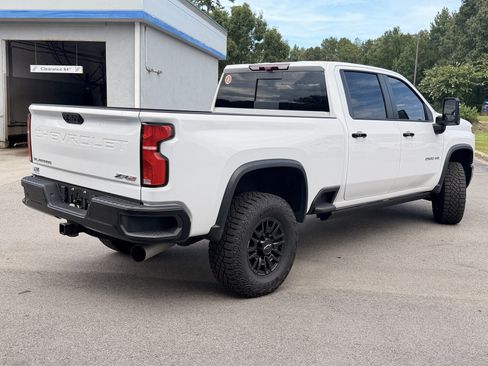 Used 2025 Chevrolet Silverado 2500 ZR2 w/ Technology Package AWD/4WD image 23