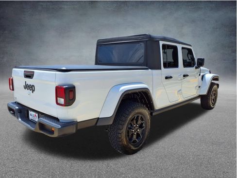Used 2022 Jeep Gladiator Sport AWD/4WD image 9