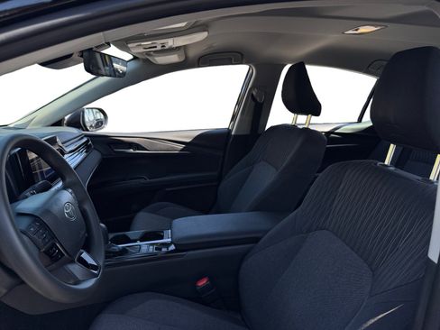 Used 2025 Toyota Camry LE w/ Convenience Package FWD image 9