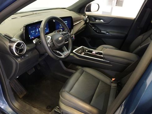 Certified 2025 Chevrolet Equinox LT w/ Convenience Package II image 9