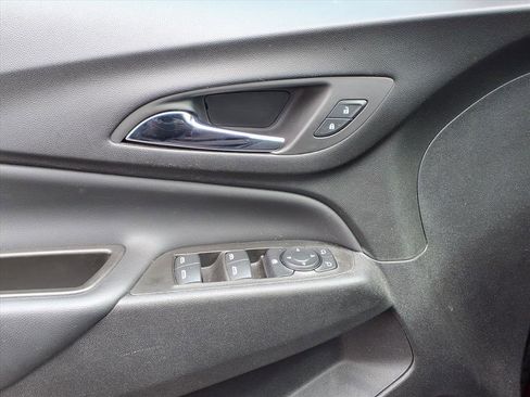 Used 2024 Chevrolet Equinox LT image 25