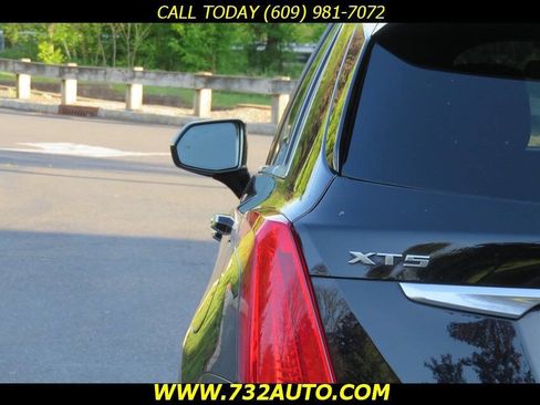 Used 2017 Cadillac XT5 Luxury w/ Driver Awareness Package AWD/4WD image 22