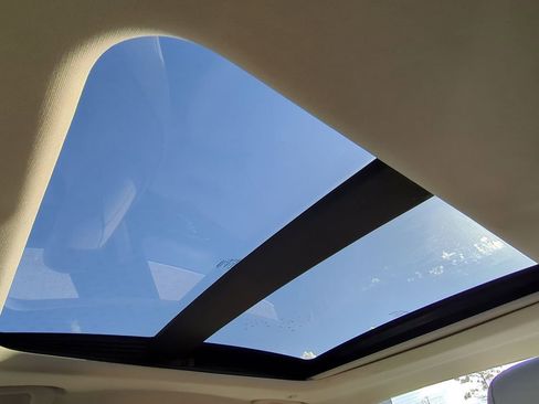 Used 2015 Chrysler 200 C w/ Navigation & Sound Group I image 20