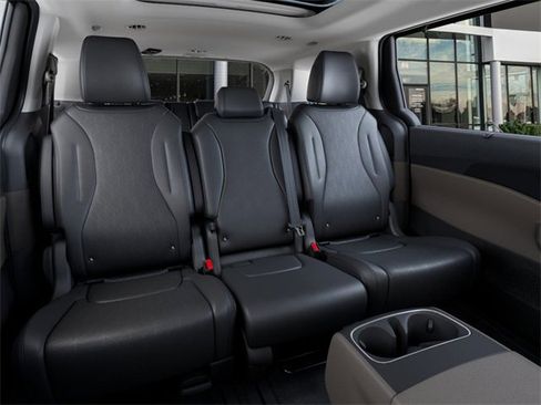 New 2026 Kia Carnival SX image 17