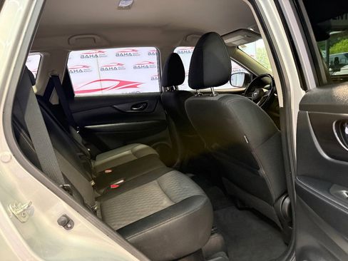 Used 2020 Nissan Rogue SV image 36