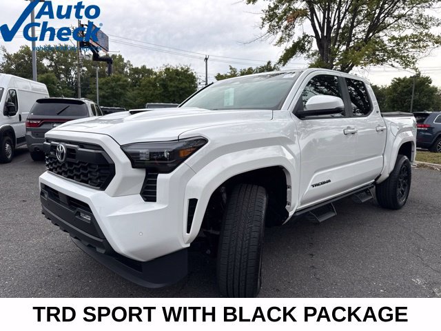 Used 2024 Toyota Tacoma TRD Sport w/ TRD Sport Upgrade Package AWD/4WD image 3