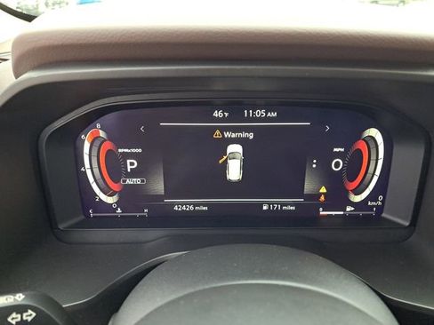 Used 2021 Nissan Rogue Platinum image 9