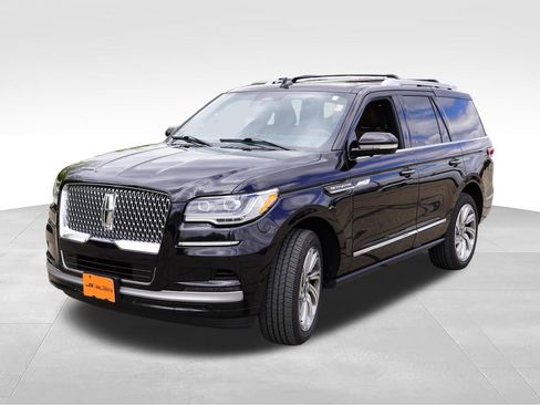 Used 2022 Lincoln Navigator Reserve AWD/4WD image 11