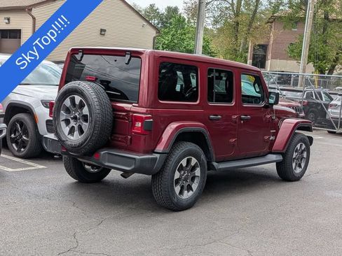 Used 2022 Jeep Wrangler Unlimited Sahara w/ LED Lighting Group AWD/4WD image 3