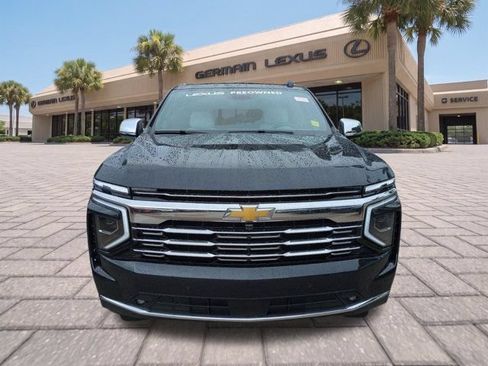 Used 2025 Chevrolet Suburban Premier AWD/4WD image 9