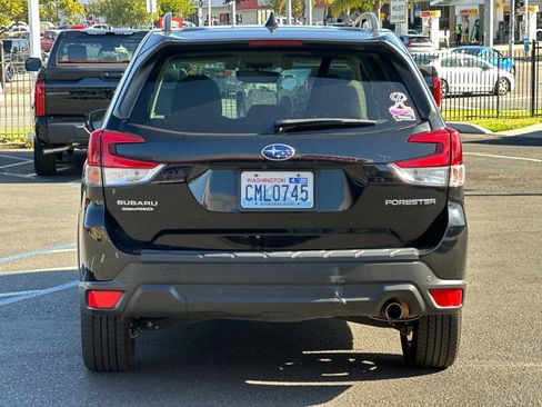 Used 2021 Subaru Forester Limited image 4