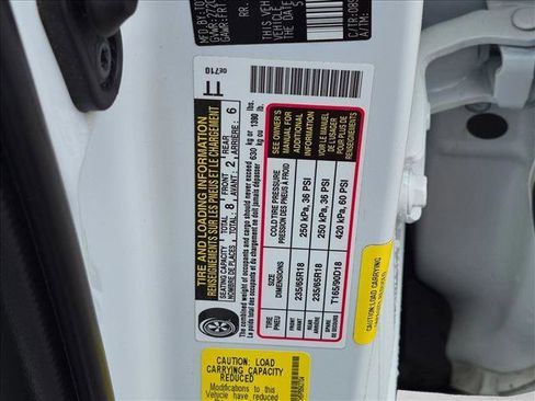Used 2023 Toyota Highlander LE AWD/4WD image 14