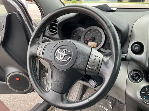 Used 2010 Toyota RAV4 Limited AWD/4WD image 18