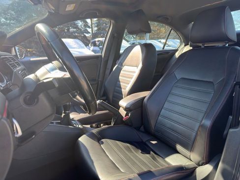 Used 2017 Volkswagen Jetta GLI image 33