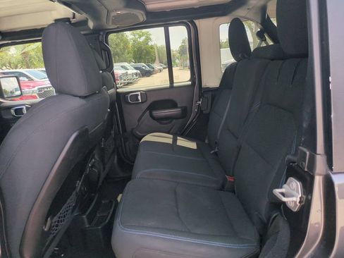 Used 2024 Jeep Wrangler Unlimited Rubicon 4xe AWD/4WD image 15