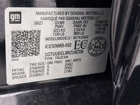 Used 2024 GMC Sierra 1500 AT4 w/ Technology Package image 32