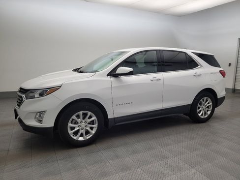 Used 2020 Chevrolet Equinox LT image 2