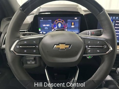 Certified 2025 Chevrolet Suburban High Country AWD/4WD image 26