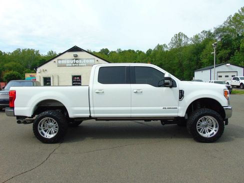 Used 2019 Ford F250 Lariat w/ Lariat Ultimate Package AWD/4WD image 36