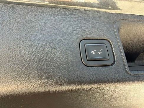 Used 2018 GMC Terrain SLE w/ Driver Convenience Package FWD image 18