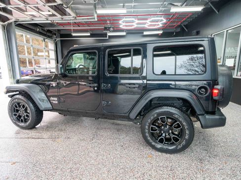 Used 2018 Jeep Wrangler Unlimited Sport S image 2