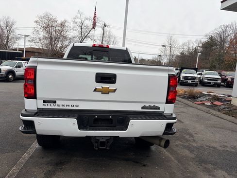 Used 2015 Chevrolet Silverado 2500 High Country image 9