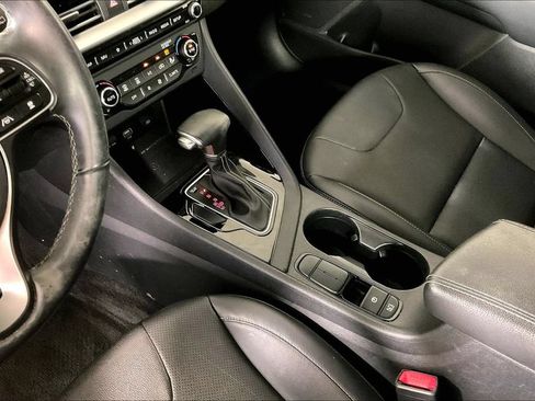 Used 2022 Kia Niro Touring Special Edition FWD image 17