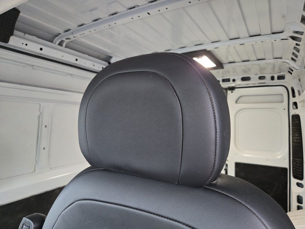 Used 2025 RAM ProMaster 2500 w/ Convenience Group FWD image 17