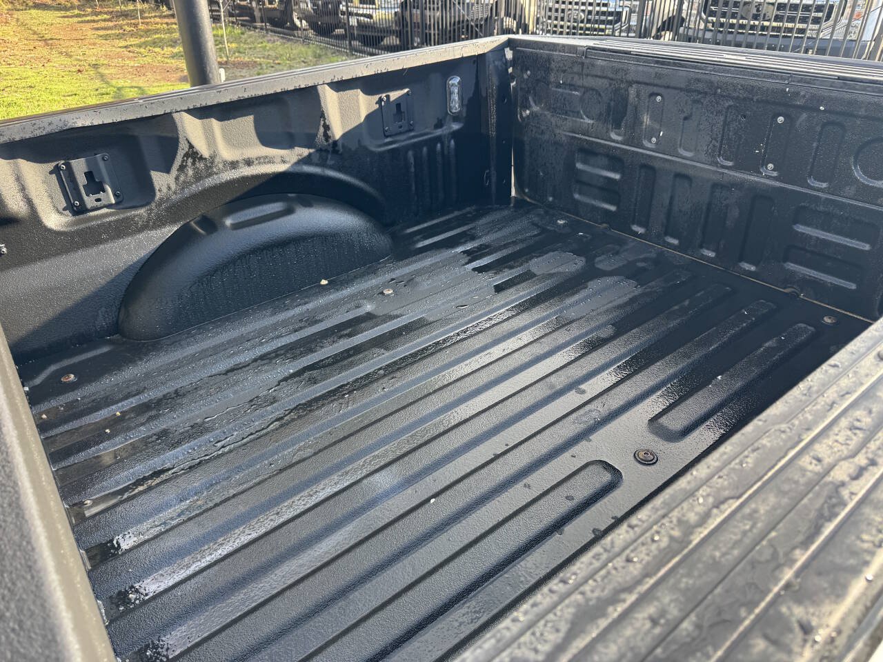 Used 2019 Ford F150 Lariat w/ Equipment Group 502A Luxury AWD/4WD image 5