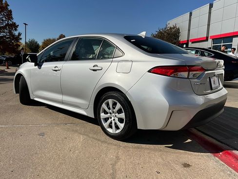 Used 2025 Toyota Corolla LE image 8