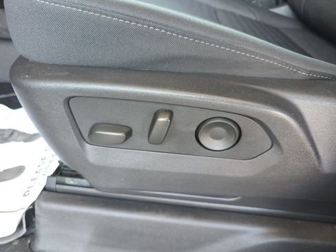 Used 2024 Chevrolet Silverado 1500 LT image 23